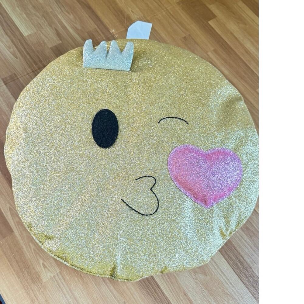 Pottery Barn Kids Glitter Emoji Halloween Costume Gold Kissy Face Crown 3T